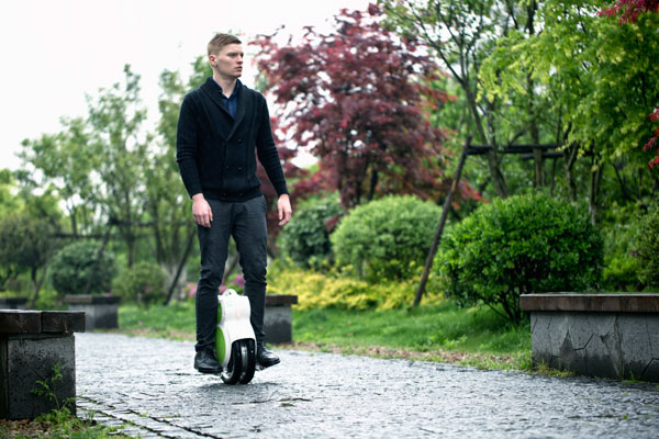 Fosjoas V5 twin-wheeled self-balancing scooter